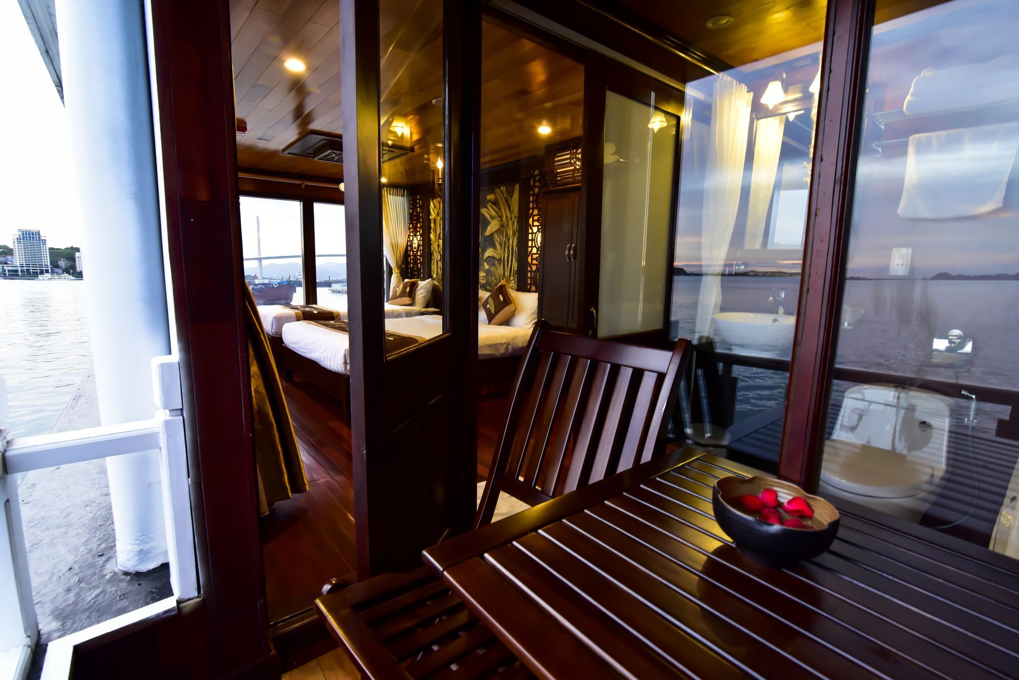 Готель Renea Cruises Halong Халонг Екстер'єр фото